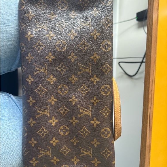 Louis Vuitton Montrogueil - Picture 9 of 14